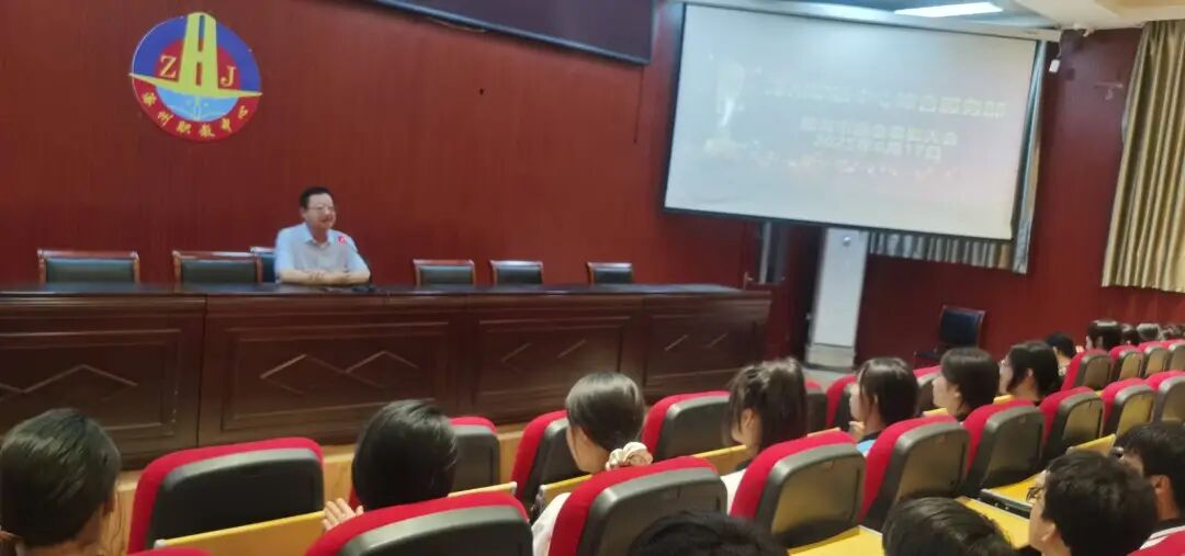 说明: d762981727e409def5db8d8aa105a29dd8f9bdf4